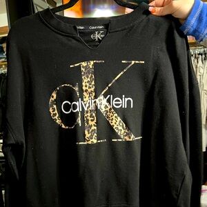 EUC Calvin Klein sweatshirt 7/10 No pilling